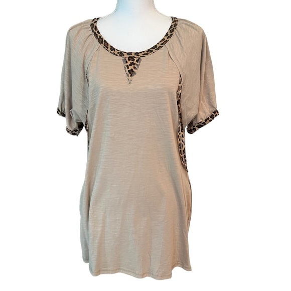 Umgee Tunic Shirt Top With Leopard Animal Print Accents Women’s Size Small - Picture 1 of 11